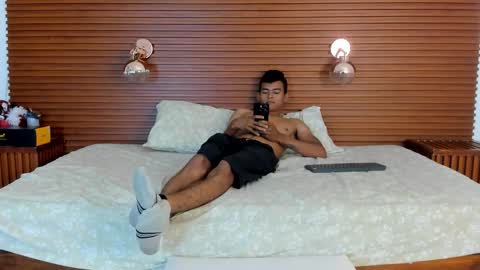 nathaly_matheo online show from December 5, 2025, 1:09 pm