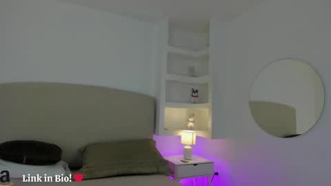 NATHALY  online show from November 28, 2025, 10:40 am