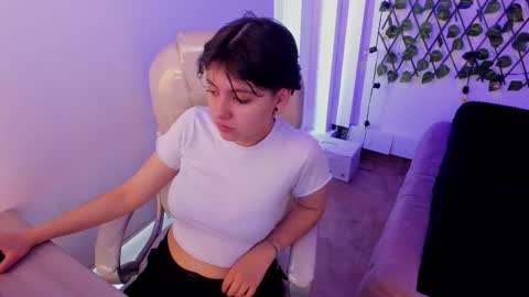 nathalyy_ds online show from October 12, 2025, 7:35 pm