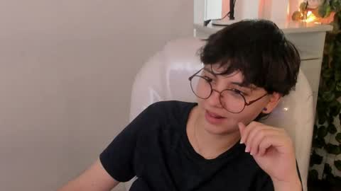 nathalyy_ds online show from May 22, 2026, 4:34 pm