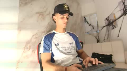 nathan_shimmer online show from November 1, 2025, 9:06 pm