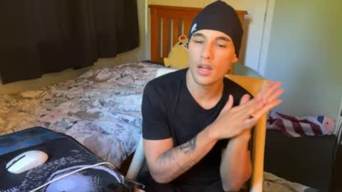 Snapshot of native_boy2 chatting on February 3, 2026, 7:52 pm native_boy2 online show from February 3, 2026, 7:52 pm