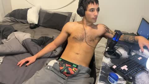 native_boy2 online show from May 5, 2026, 2:36 pm