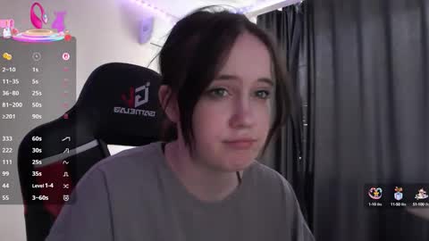 Snapshot of natsuki2005 chatting on September 13, 2025, 9:42 am natsuki2005 online show from September 13, 2025, 9:42 am