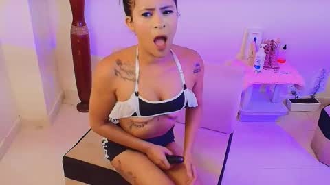 NATALY.. online show from October 9, 2025, 6:28 pm