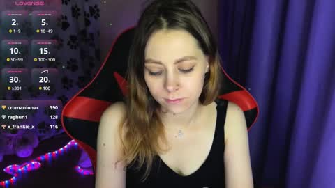 natural_babe666 online show from December 15, 2024, 1:00 pm