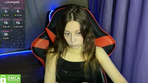 natural_babe666 online show from December 16, 2025, 7:52 pm