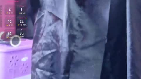 Gwen  online show from October 26, 2025, 7:31 pm