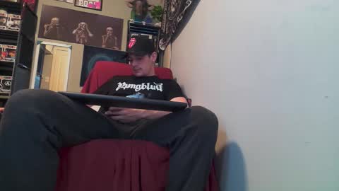 Snapshot of naturesbest951 chatting on May 5, 2026, 11:35 pm NATURESBEST online show from May 5, 2026, 11:35 pm