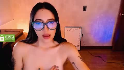 Snapshot of natval_ chatting on February 11, 2025, 11:01 pm Natalia Valeria online show from February 11, 2025, 11:01 pm