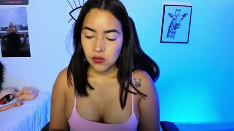 Natalia online show from February 3, 2025, 5:35 pm
