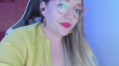 Snapshot of naty__mature_ chatting on January 15, 2025, 1:23 am Nataly online show from January 15, 2025, 1:23 am
