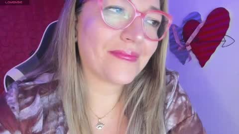Snapshot of naty__mature_ chatting on March 2, 2025, 9:31 am Nataly online show from March 2, 2025, 9:31 am