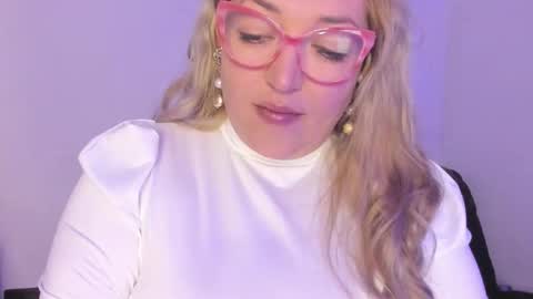 Snapshot of naty__mature_ chatting on November 11, 2025, 5:24 pm Nataly online show from November 11, 2025, 5:24 pm