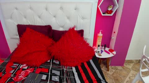 Snapshot of naty_dubois chatting on December 12, 2024, 3:37 pm Naty online show from December 12, 2024, 3:37 pm