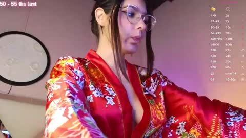 Snapshot of naty_saenz3 chatting on December 7, 2024, 10:01 am Naty Saenz online show from December 7, 2024, 10:01 am