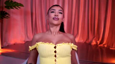 Naty online show from April 8, 2026, 7:25 pm