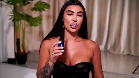 Naty online show from July 27, 2026, 8:05 pm