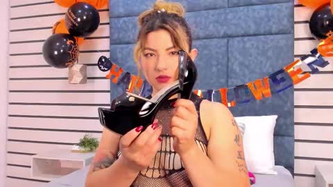 Naty  online show from October 23, 2025, 9:57 pm