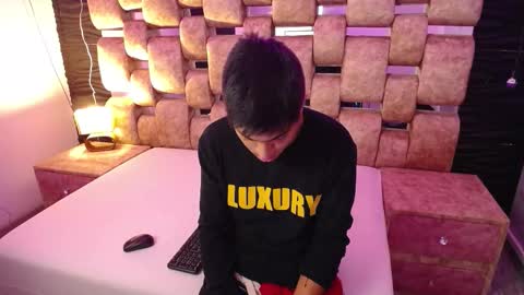 Naty y Alex online show from November 3, 2025, 8:54 pm