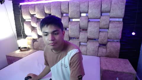 Naty y Alex online show from November 4, 2025, 7:57 pm