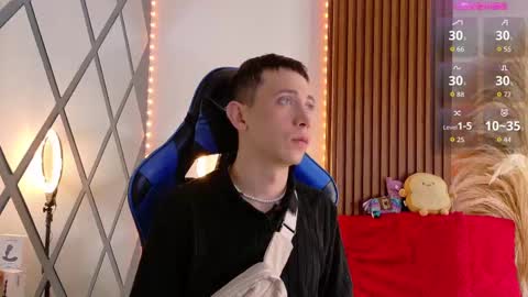 Christopher  Chris online show from September 12, 2025, 1:33 pm