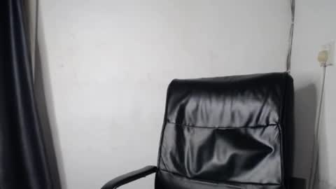 Zoey online show from November 23, 2025, 7:13 pm