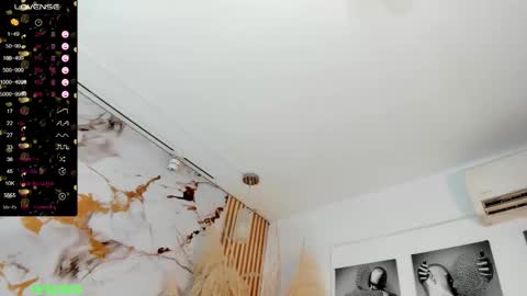 lizeth  online show from October 19, 2025, 2:50 pm