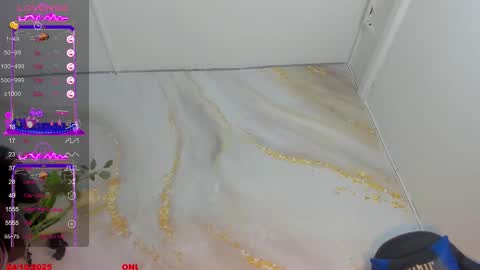 lizeth  online show from October 24, 2025, 4:14 pm