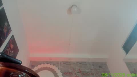 lizeth  online show from November 9, 2025, 7:56 pm