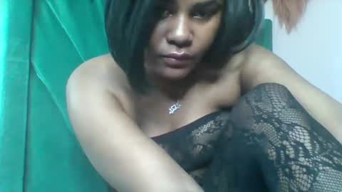 Snapshot of naughty_queen25 chatting on September 17, 2025, 1:46 pm queen online show from September 17, 2025, 1:46 pm