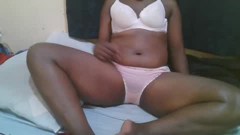 Snapshot of naughty_slender2 chatting on September 25, 2025, 9:13 am jn online show from September 25, 2025, 9:13 am