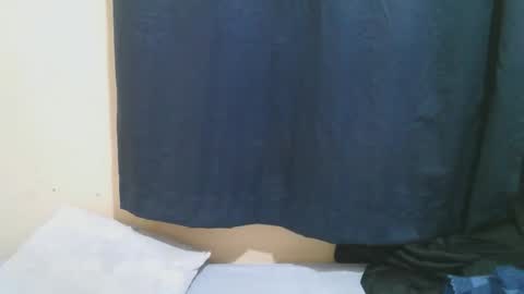 Snapshot of naughty_slender2 chatting on October 7, 2025, 11:24 pm jn online show from October 7, 2025, 11:24 pm