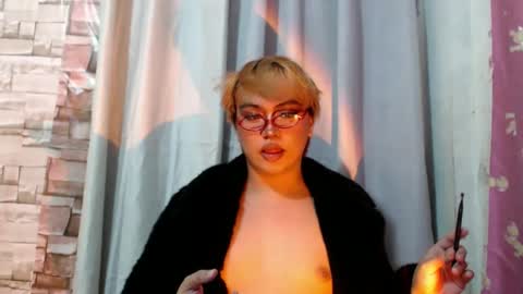 Snapshot of naughty_ursula21xxx chatting on February 7, 2025, 12:28 pm naughty_ursula21xxx online show from February 7, 2025, 12:28 pm
