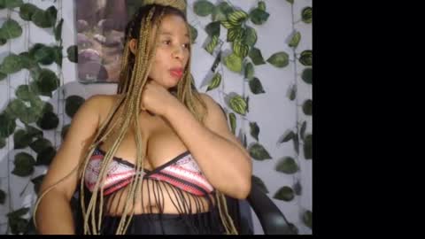 Snapshot of naughty_xxbunny chatting on January 29, 2025, 7:00 pm beauty online show from January 29, 2025, 7:00 pm