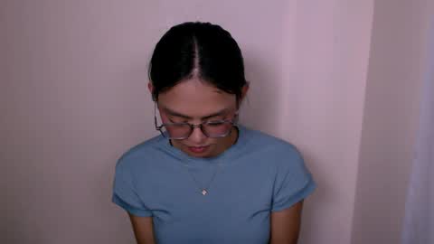 NaughtyAurora online show from May 6, 2026, 12:41 am