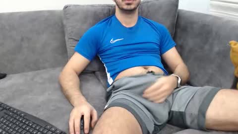 naughty pervert masterboy online show from January 17, 2026, 10:46 pm