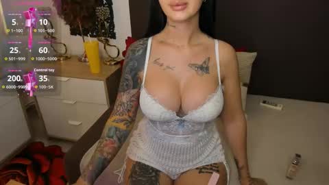 Snapshot of naughtycleo chatting on September 17, 2025, 3:52 am cleo online show from September 17, 2025, 3:52 am