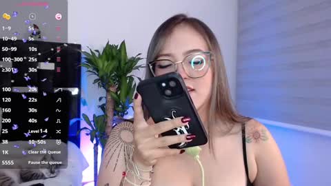 Snapshot of naughtycurvybbx chatting on December 23, 2024, 4:22 am LANAindependent model online show from December 23, 2024, 4:22 am