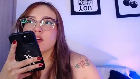 Snapshot of naughtycurvybbx chatting on September 18, 2025, 7:10 am LANAindependent model online show from September 18, 2025, 7:10 am