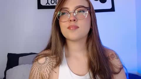 Snapshot of naughtycurvybbx chatting on September 24, 2025, 6:17 am LANAindependent model online show from September 24, 2025, 6:17 am