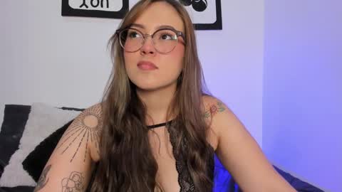 Snapshot of naughtycurvybbx chatting on October 3, 2025, 4:31 am LANAindependent model online show from October 3, 2025, 4:31 am