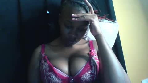 Shee online show from November 17, 2025, 12:27 am