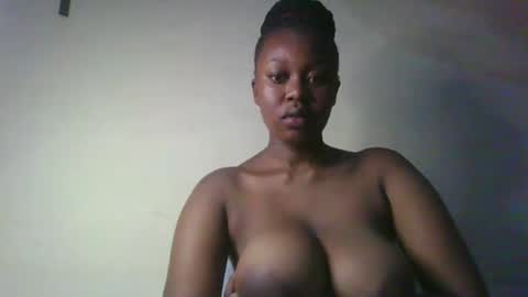 Shee online show from February 14, 2026, 10:17 pm