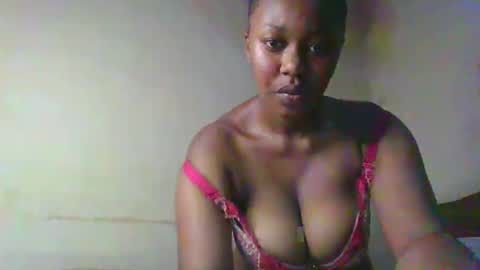 Shee online show from February 15, 2026, 6:04 pm