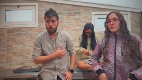 ANDREA STEPH  MIKE online show from September 30, 2025, 8:41 am