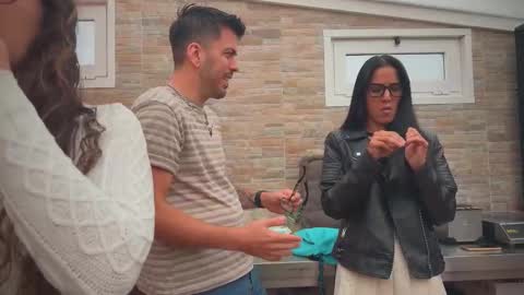 ANDREA STEPH  MIKE online show from October 17, 2025, 9:01 am