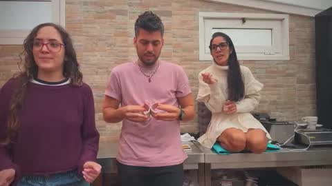 ANDREA STEPH  MIKE online show from October 21, 2025, 8:37 am