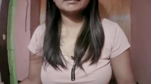 naughtymom_33 online show from January 15, 2026, 7:28 pm