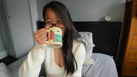 Gigi Chu  online show from October 1, 2025, 1:06 pm